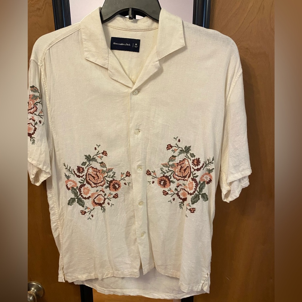 Abercrombie & Fitch Cream Floral Button Down Shirt